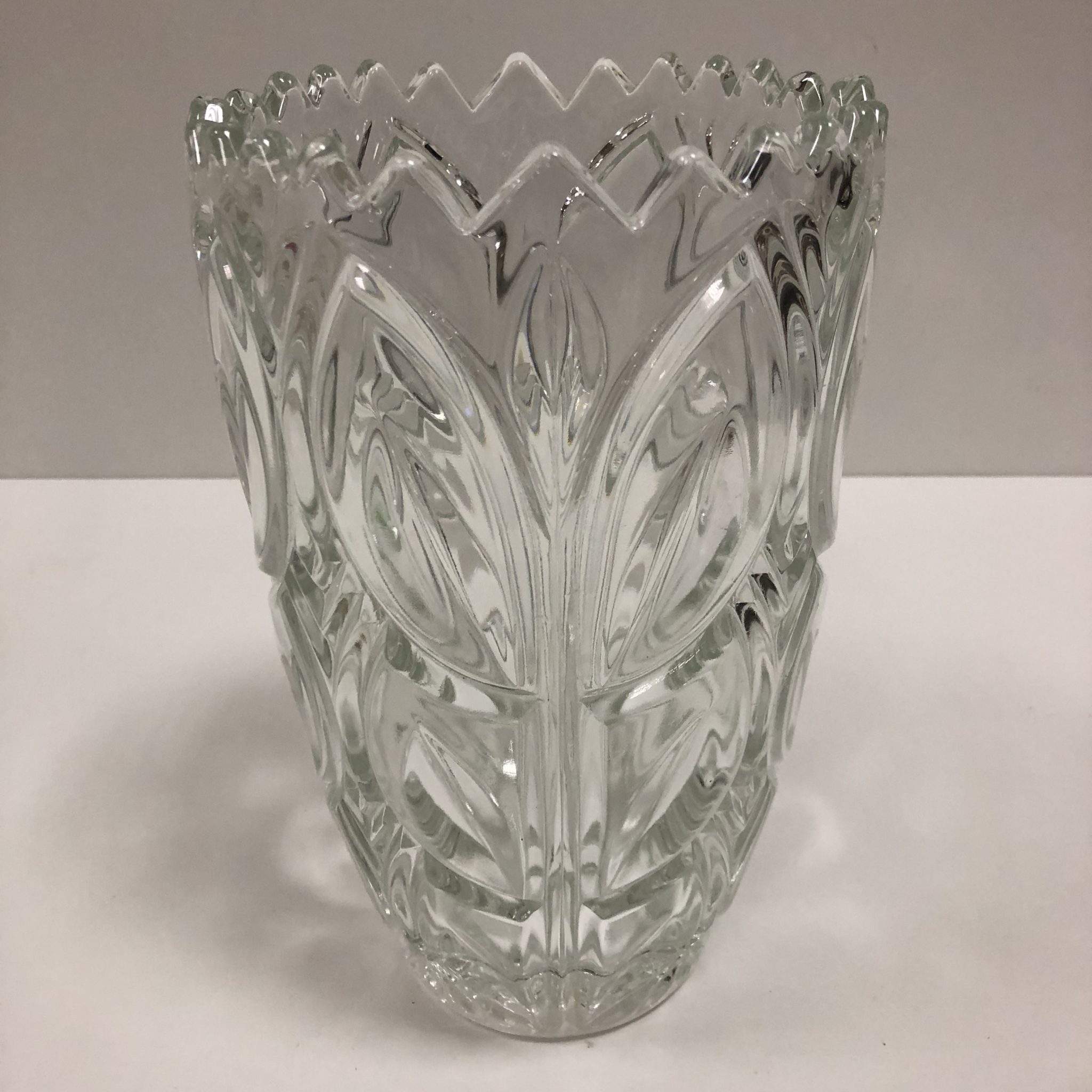 Vase en cristal moulé