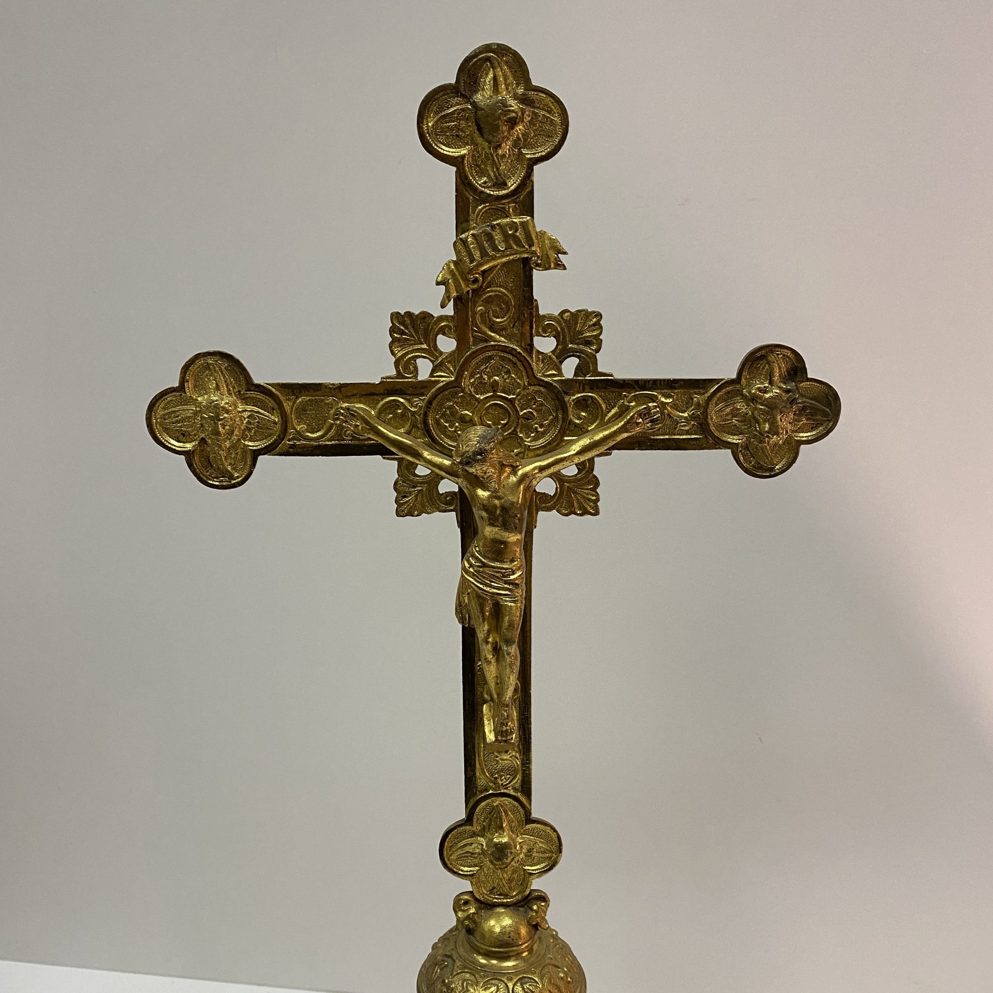 Crucifix XIXe bronze doré