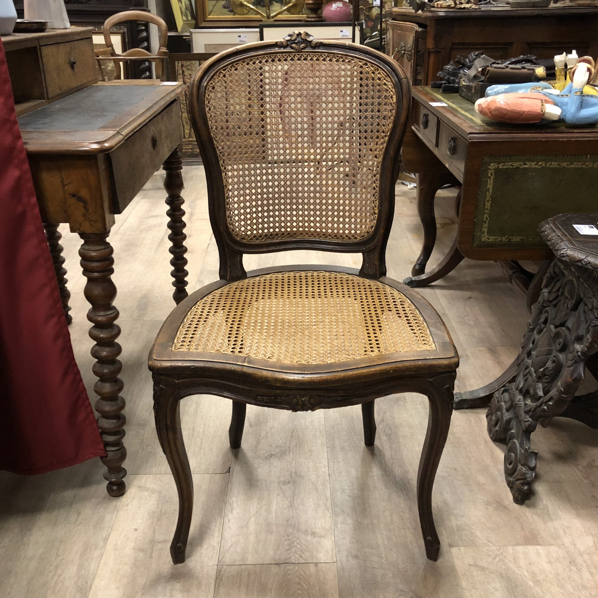 6 chaises cannées style Louis XV