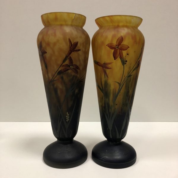 Paire de vases marmoréen