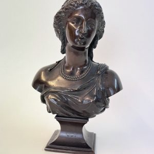 Buste de femme romaine en bronze à patine brune